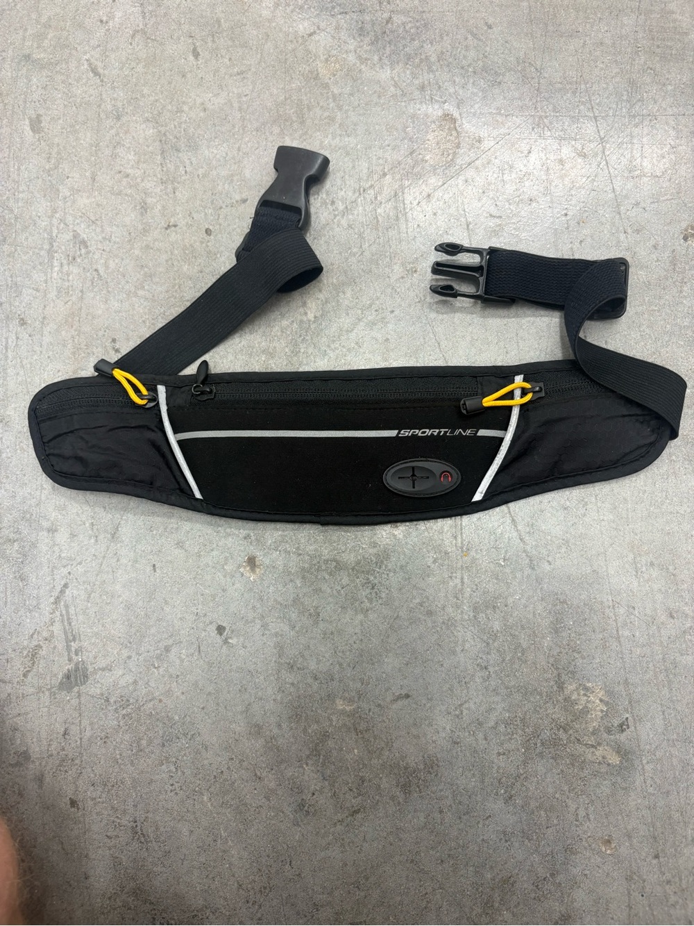 Sportline Reflective Adjustable Waistline Versatile Running Pack With Pockets
